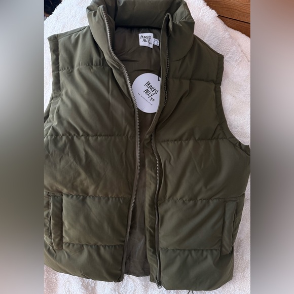 Princess Polly Green Puffer oversized Vest *BRAND NEW* - Picture 1 of 3
